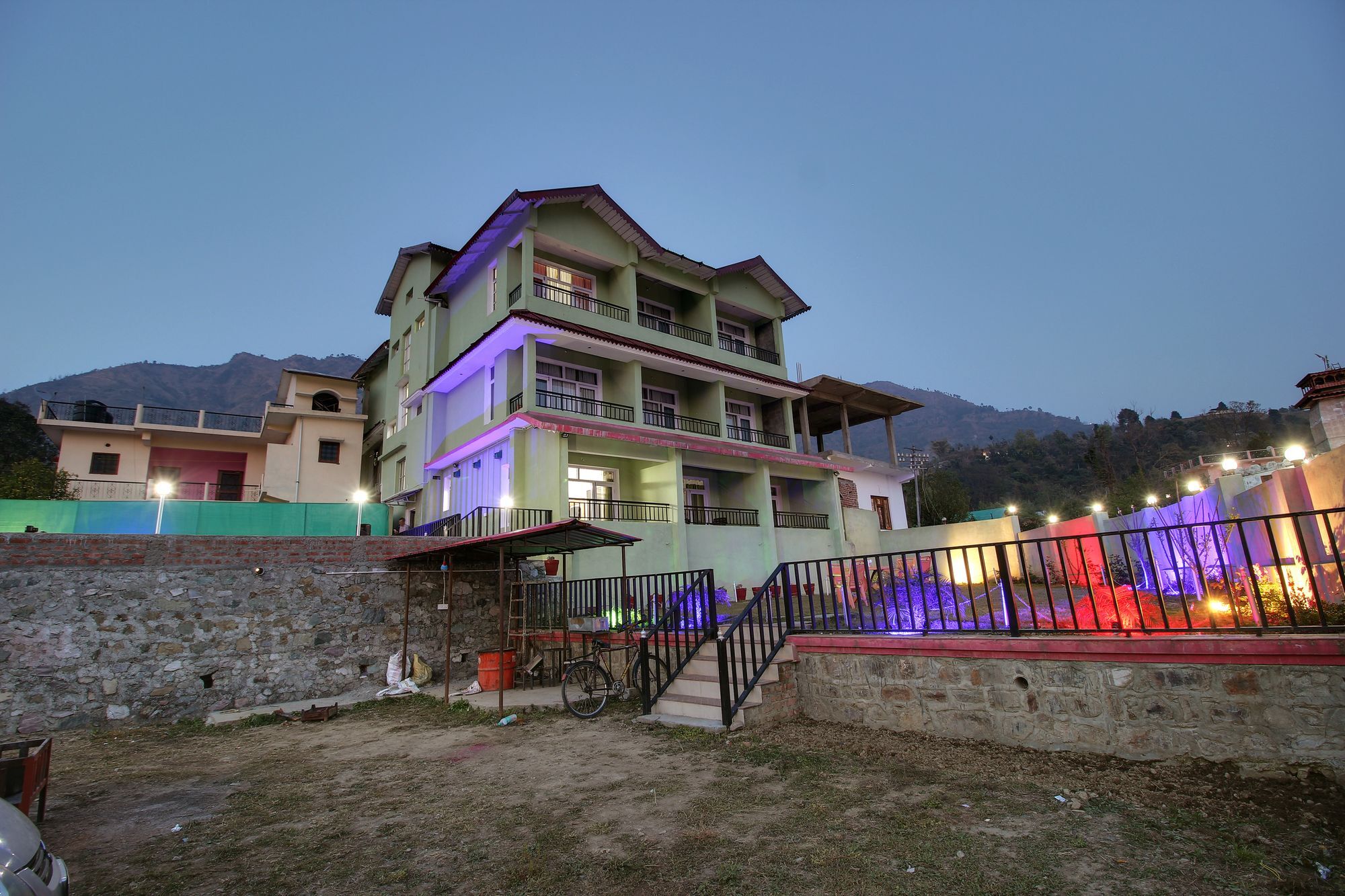 Treebo Spring Birds Hotel Bhīm Tāl Екстериор снимка